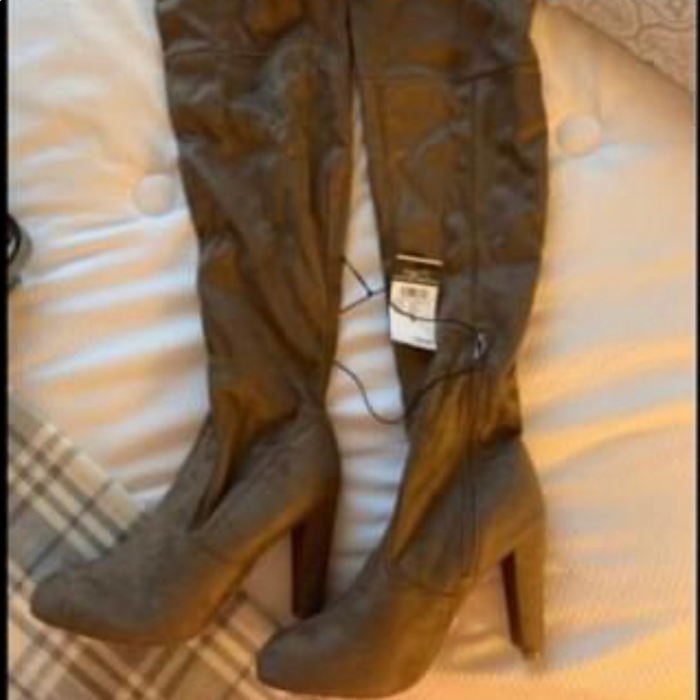 Tall riding boots